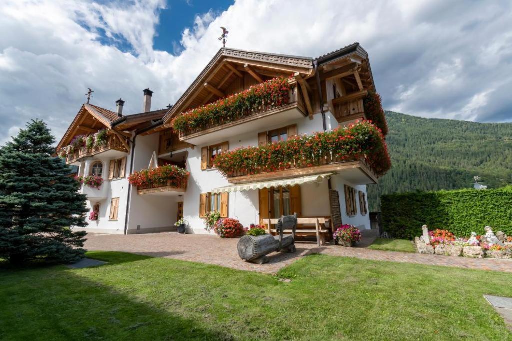 Appartamento Mansarda Patrizia E Franco Val Di Sole Commezzadura Exterior foto